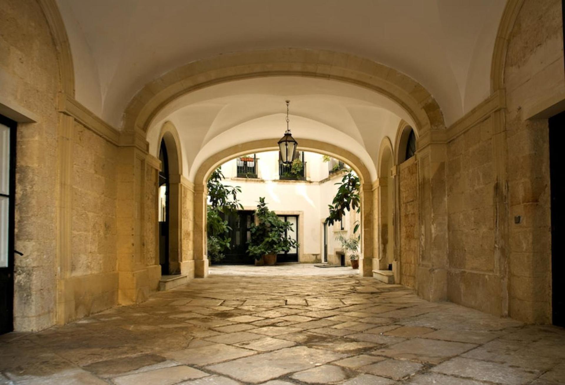 Palazzo Bernardini Apartment Lecce Luaran gambar